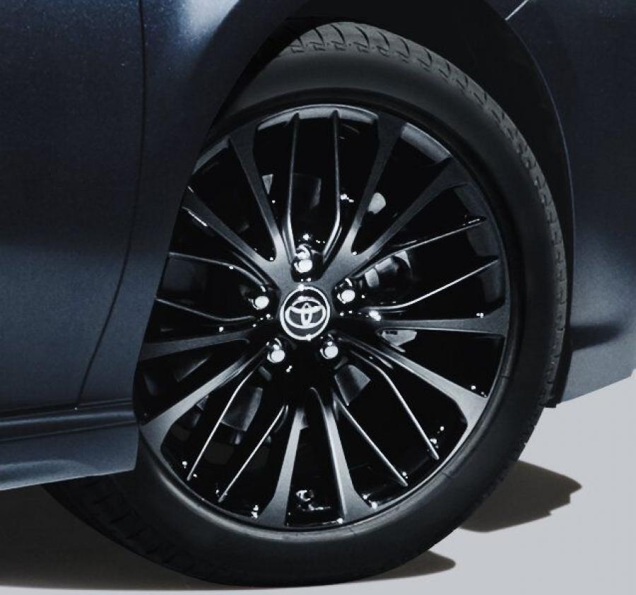 Колеса Toyota Camry WS Black Edition 2020 года  (фото 3 из 10)